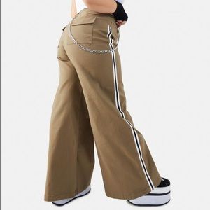 Delia’s wide leg pants with chain skater grunge aesthetic